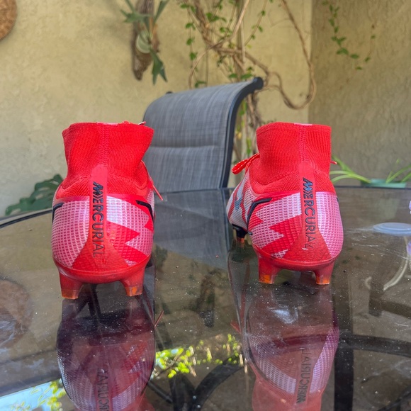 CR7 Mercriual “Chile Red” Cleats - Picture 7 of 8